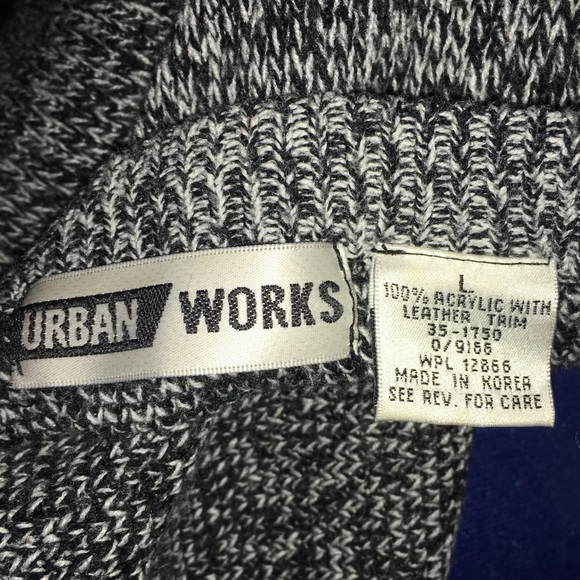 Sale🌟VTG URBAN WORKS Sweater - Picture 8 of 15
